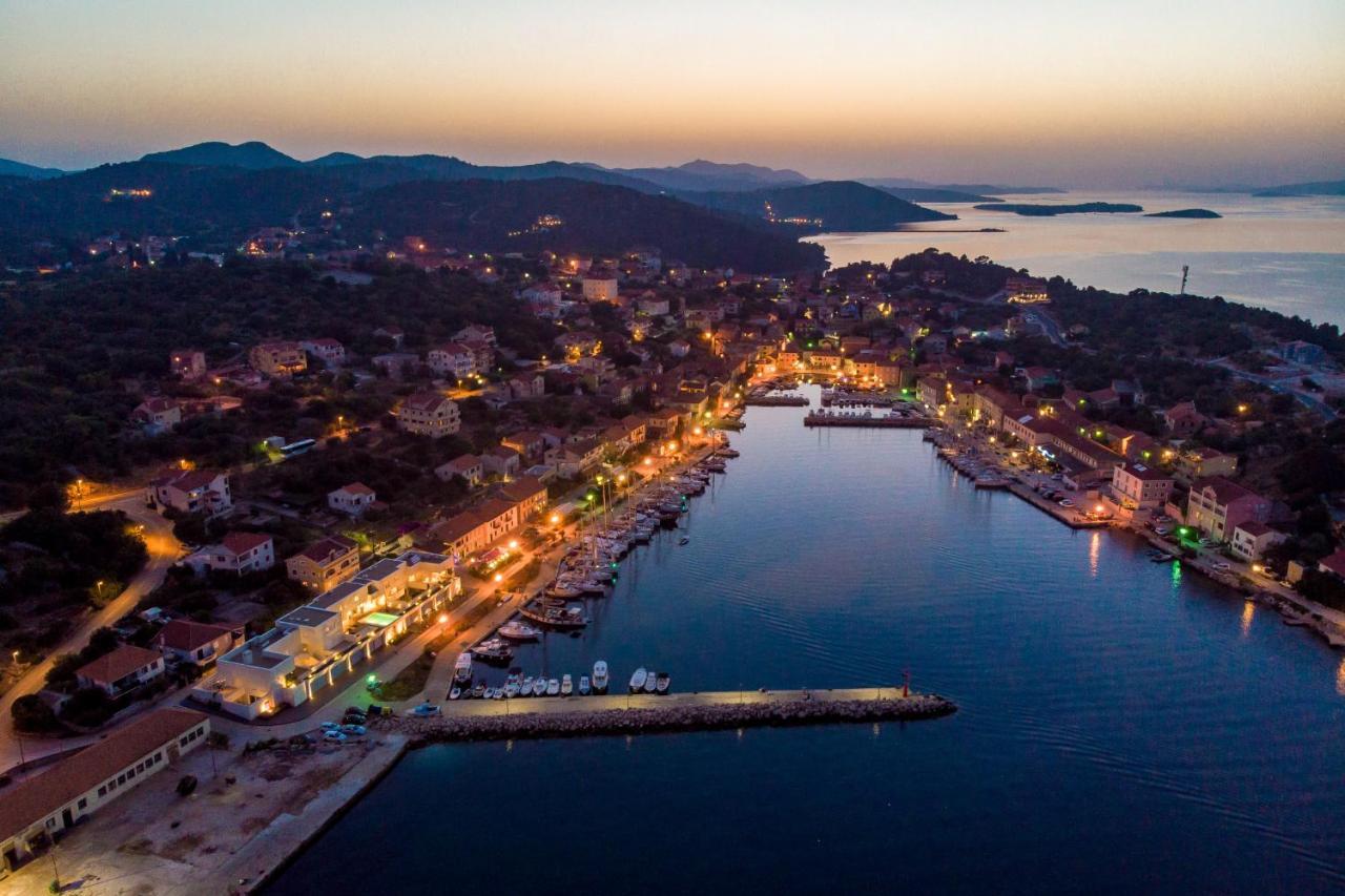 Maiora Luxury Island Suites Sali Esterno foto