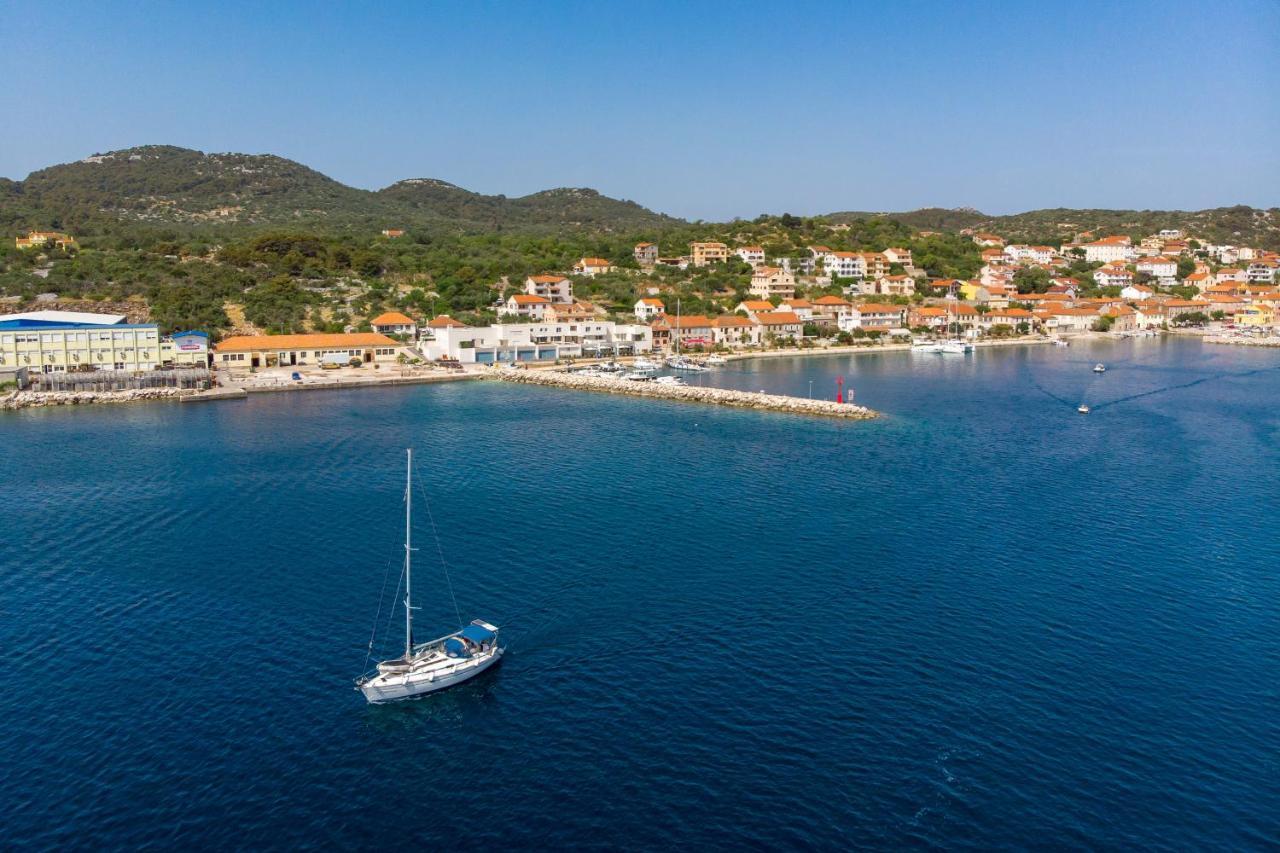 Maiora Luxury Island Suites Sali Esterno foto