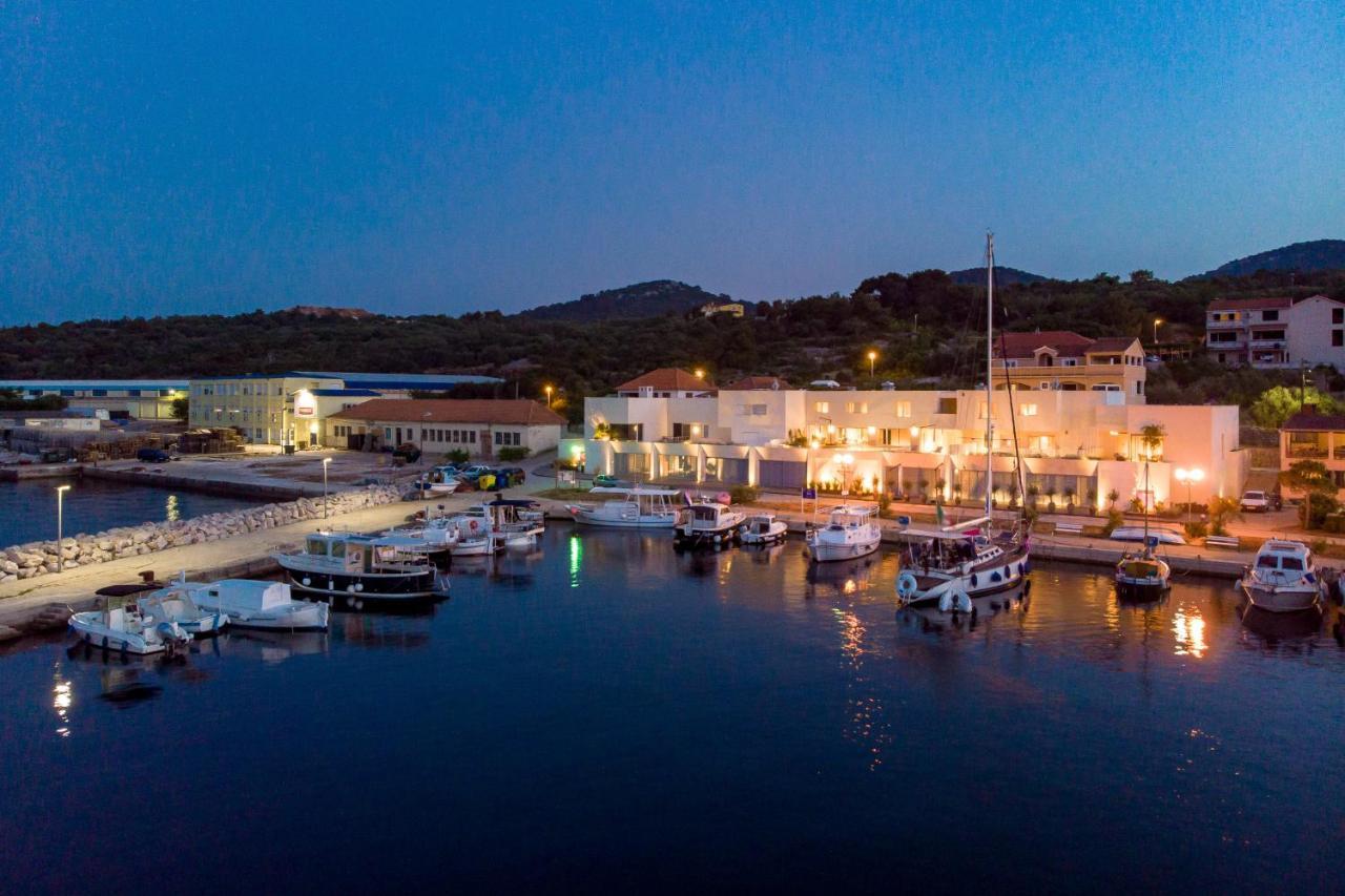 Maiora Luxury Island Suites Sali Esterno foto