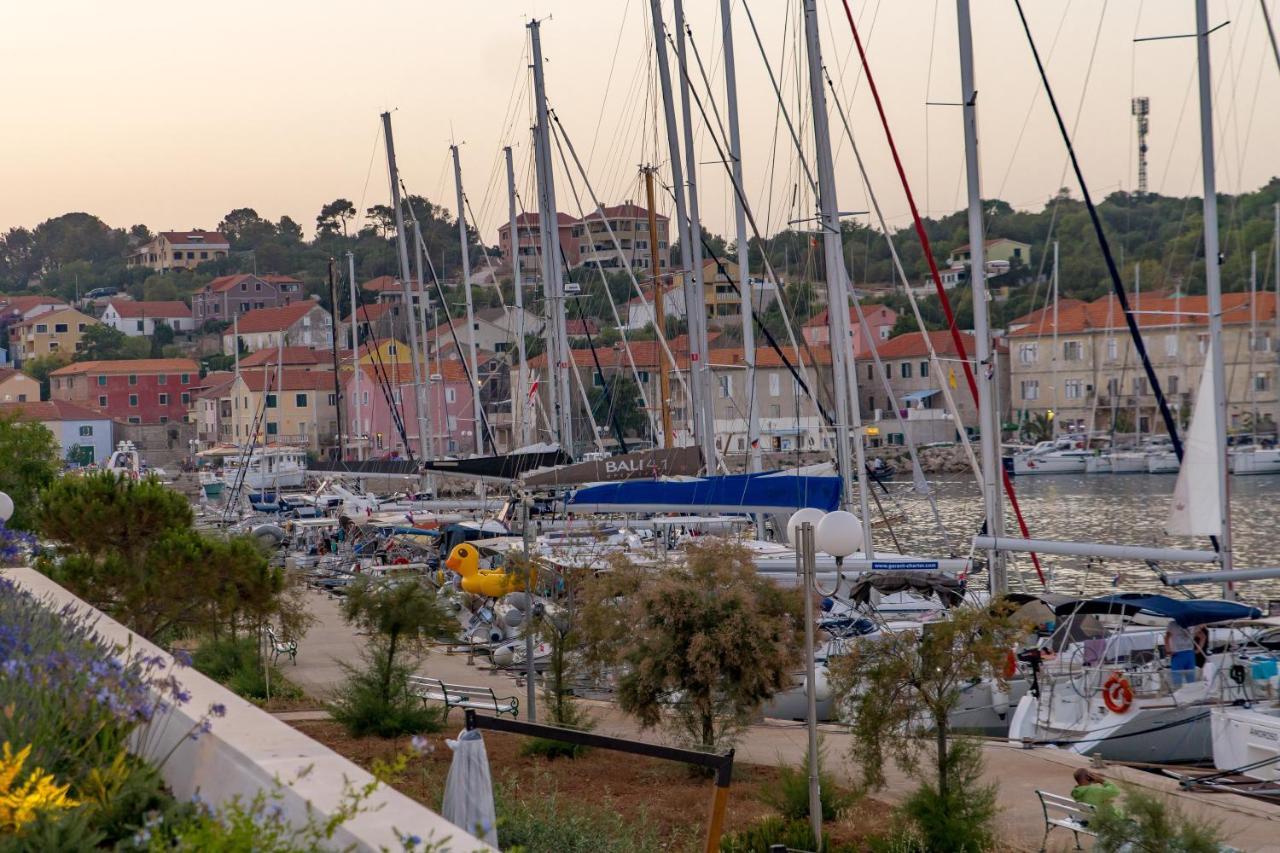 Maiora Luxury Island Suites Sali Esterno foto